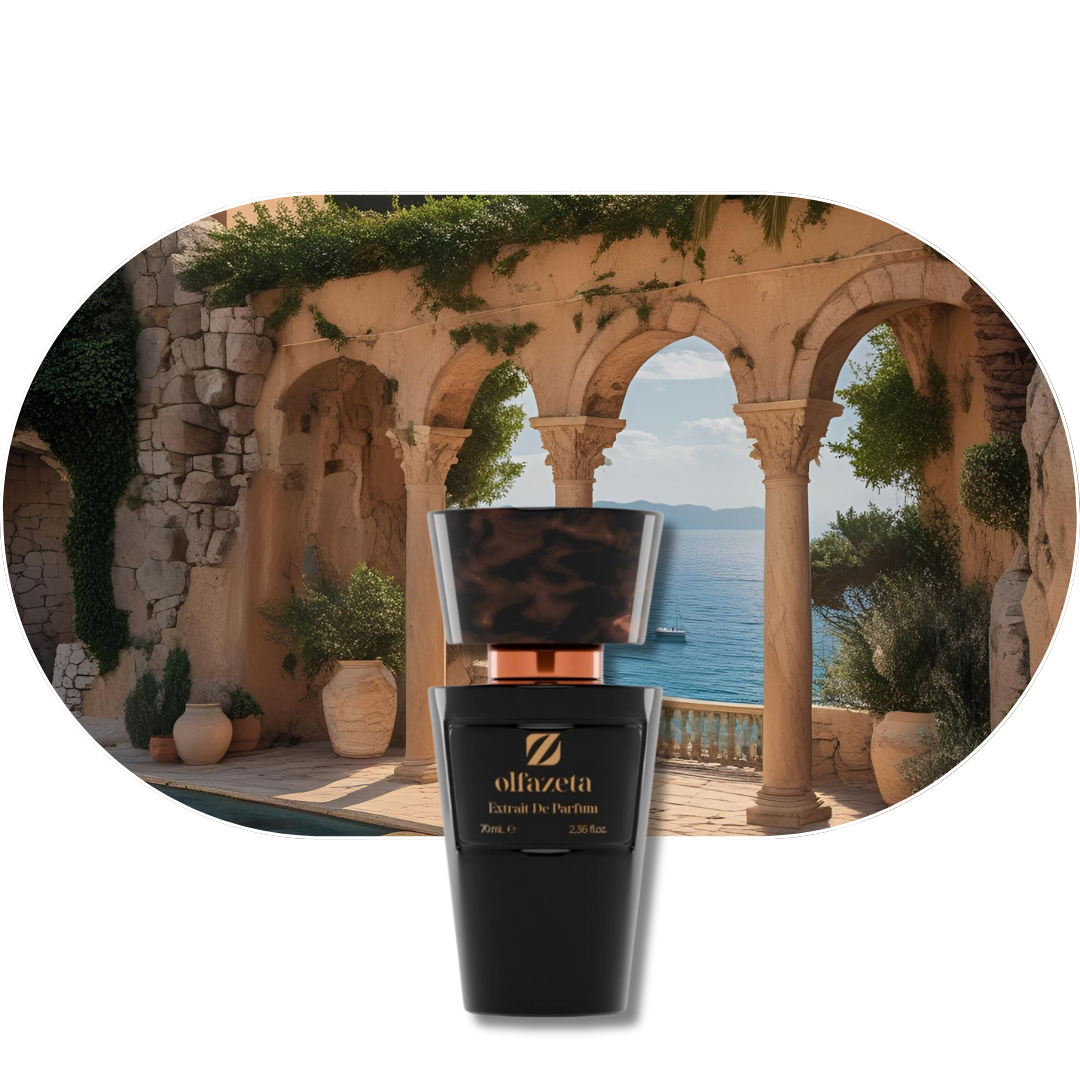Chogan Parfum 21 Duft mit mediterranen Noten von Bergamotte, Rosenholz, Moschus und Weihrauch vor antiker Küstenkulisse