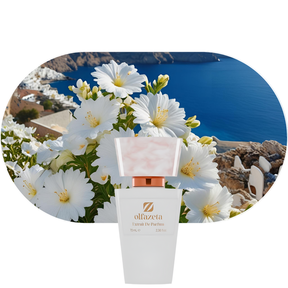 Chogan Parfum 49 Duft mit weißen sizilianischen Blüten, Neroli, Papayablüte, Amaryllis, Narzisse, Wasserlilie, Cashmeran und Moschus vor Meereskulisse