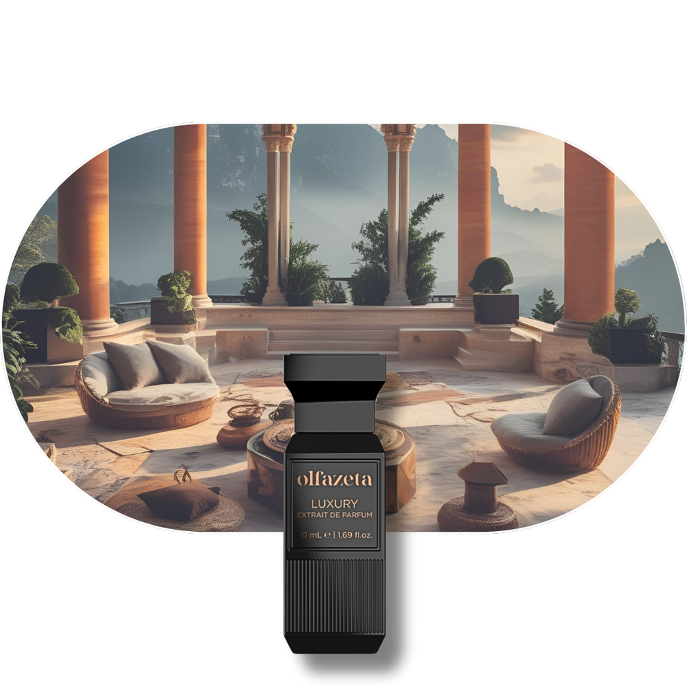 Chogan Parfum 102 mit orientalischem Amber-Akkord, Ylang-Ylang, Vanille und Sandelholz in luxuriösem Flakon vor eleganter Terrasse.