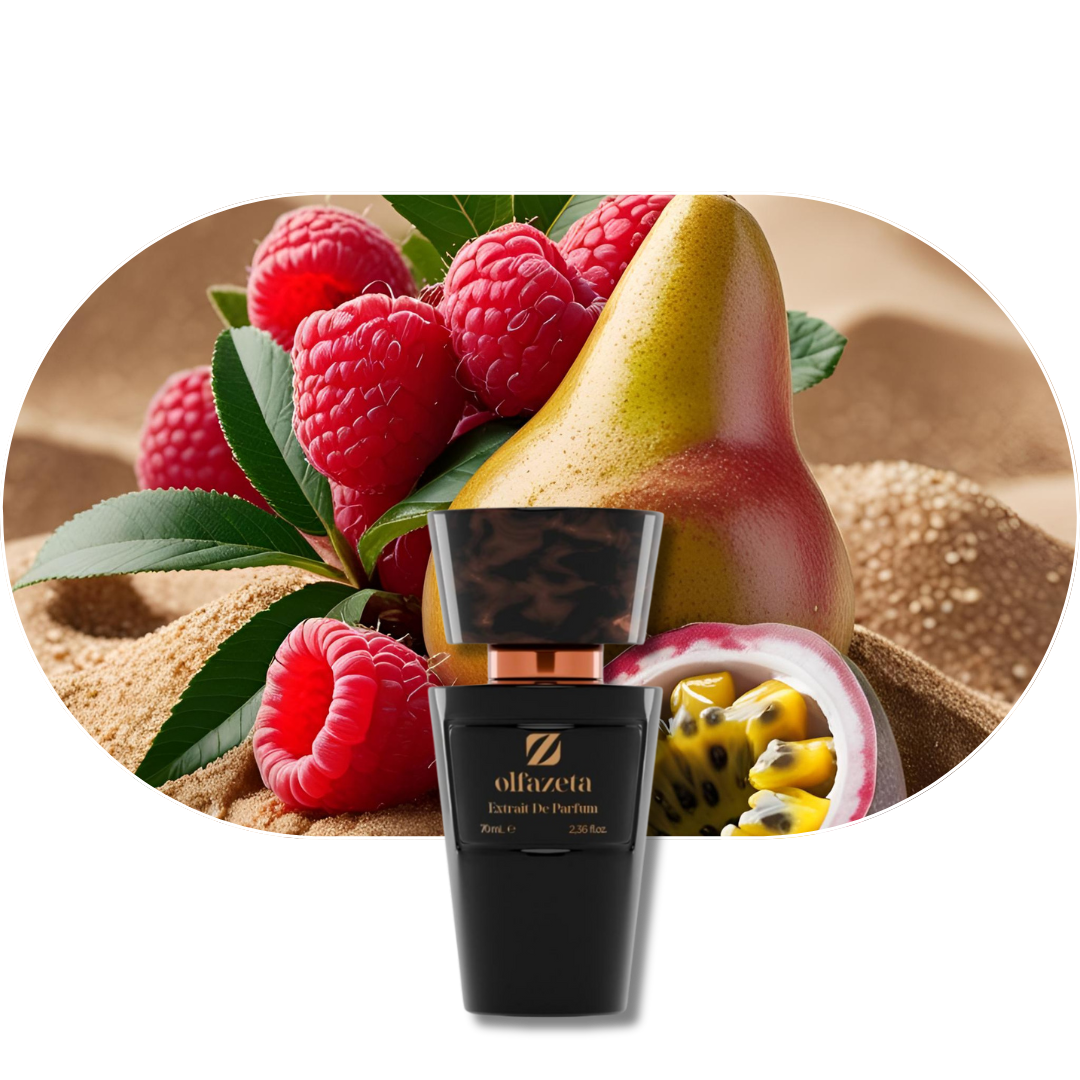 Chogan Parfum 110 mit Noten von Birne, Himbeere, Passionsfrucht, Maiglöckchen, Moschus und Sandelholz in elegantem Flakon vor Früchten und Sandhintergrund